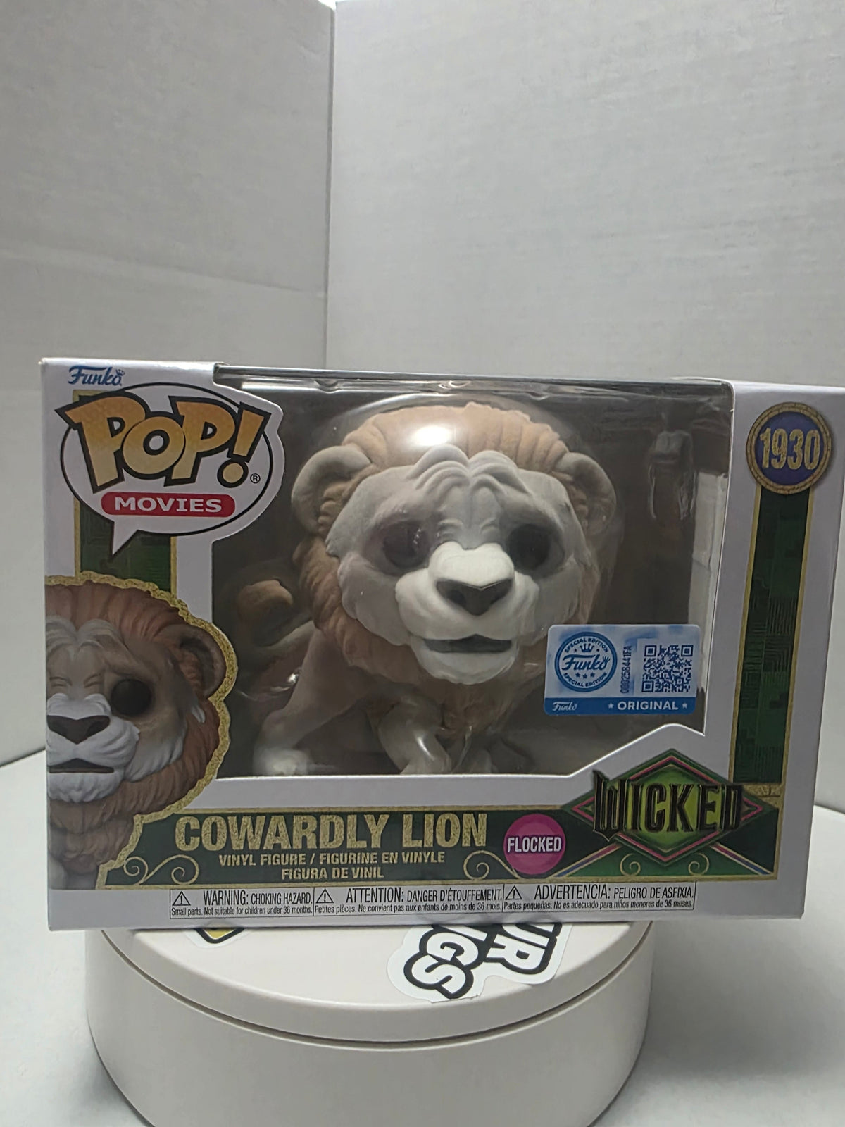 Funko Pop! Movies Wicked Cowardly Lion #1930 Flocked (Funko Original)