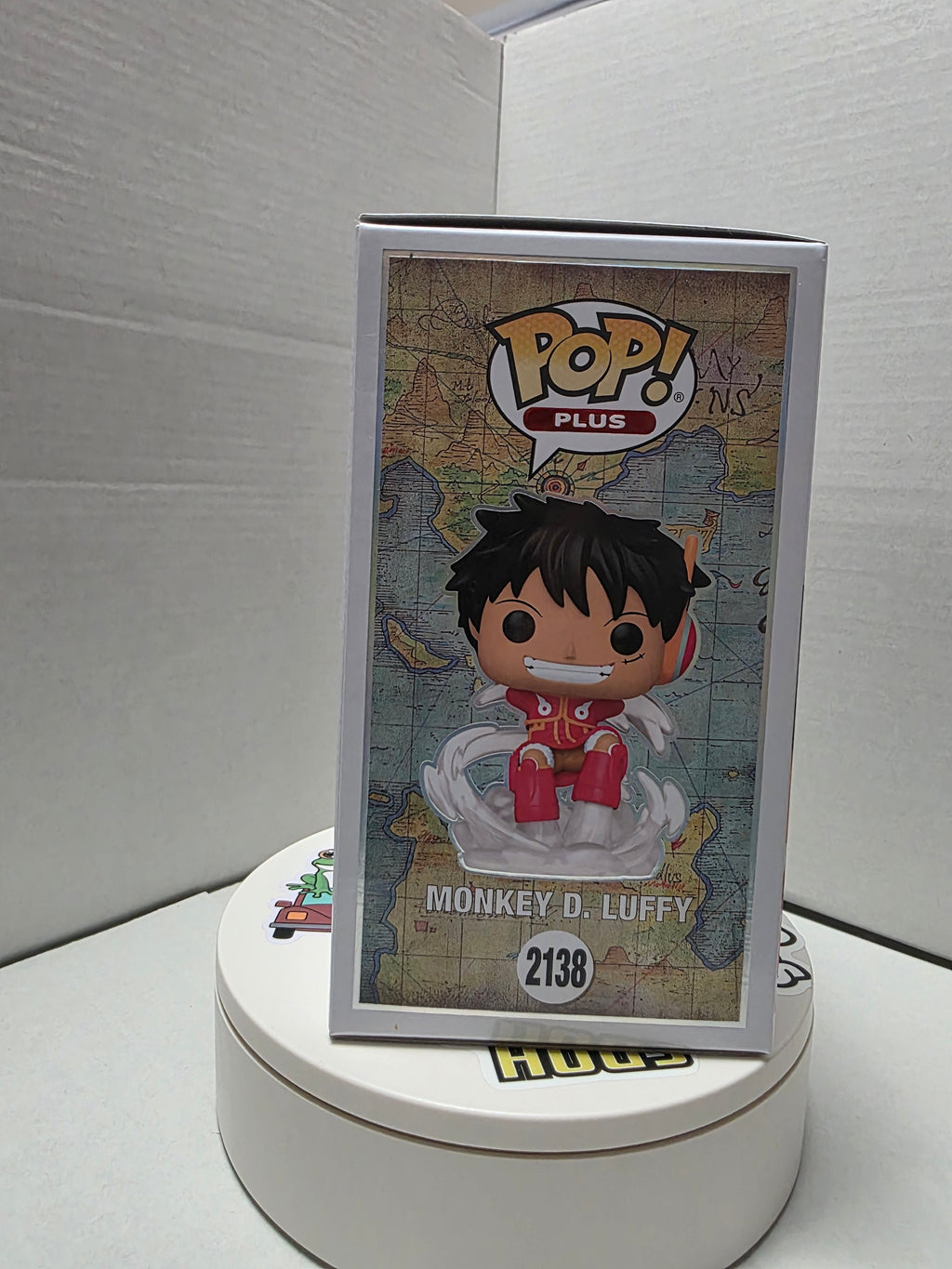 Funko Pop Plus One Piece Monkey D. Luffy #2138 Metallic - side left