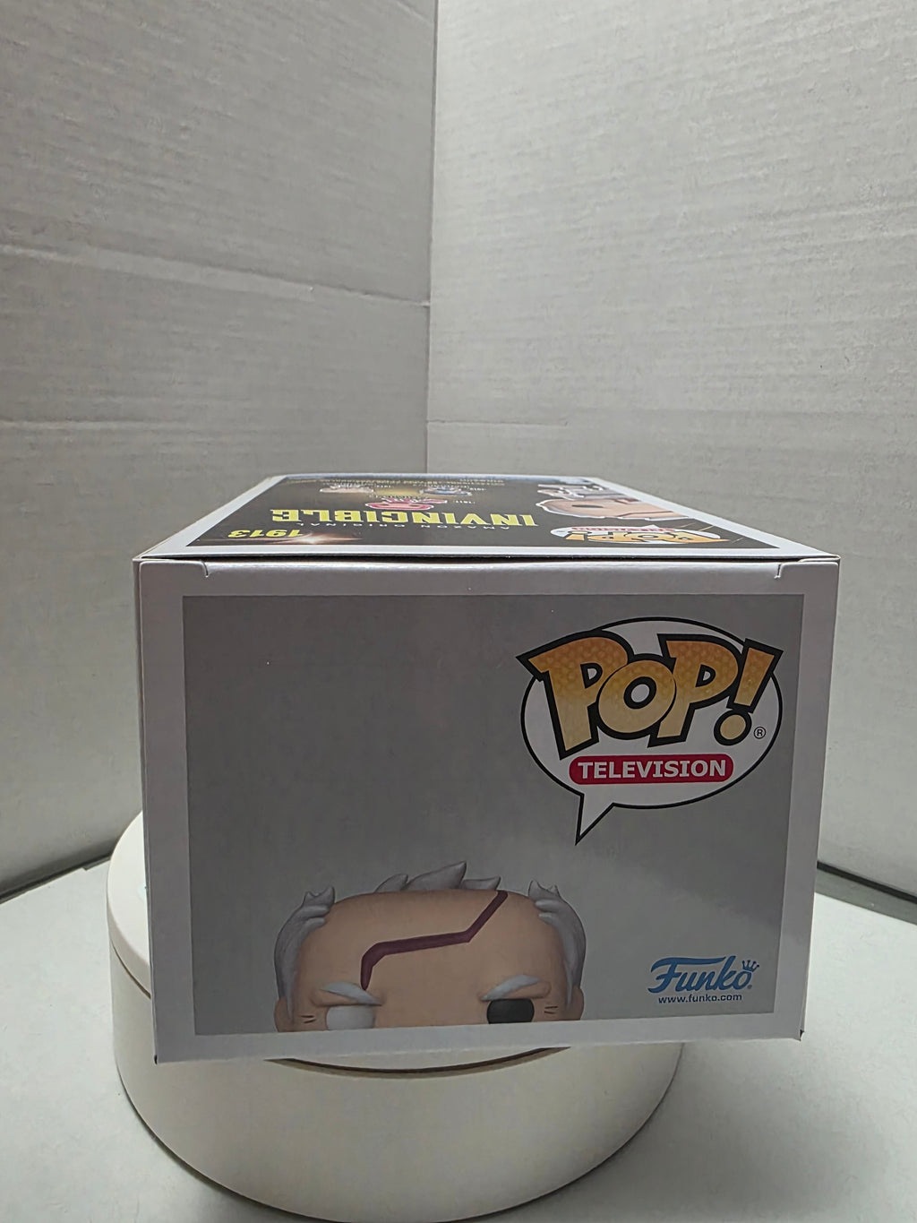 Funko Pop Invincible Conquest #1913 Chase character side panel