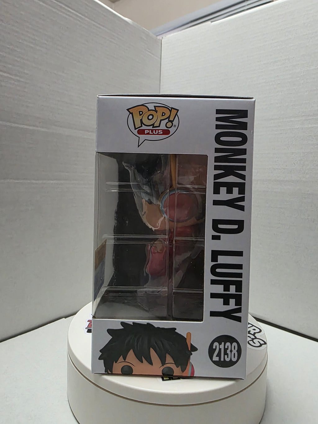 Funko Pop Plus One Piece Monkey D. Luffy #2138 Metallic - bottom