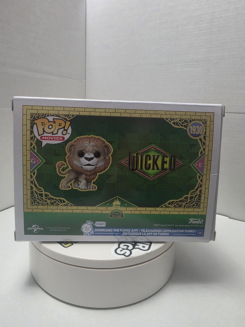 Funko Pop! Movies Wicked Cowardly Lion #1930 Flocked (Funko Original)