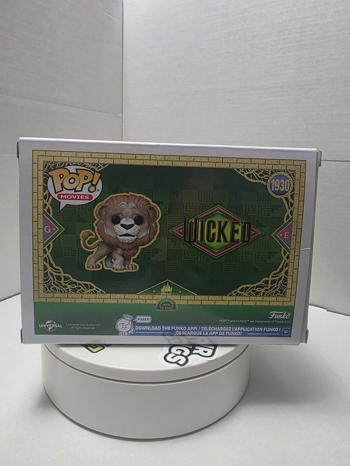 Funko Pop! Movies Wicked Cowardly Lion #1930 Flocked (Funko Original)