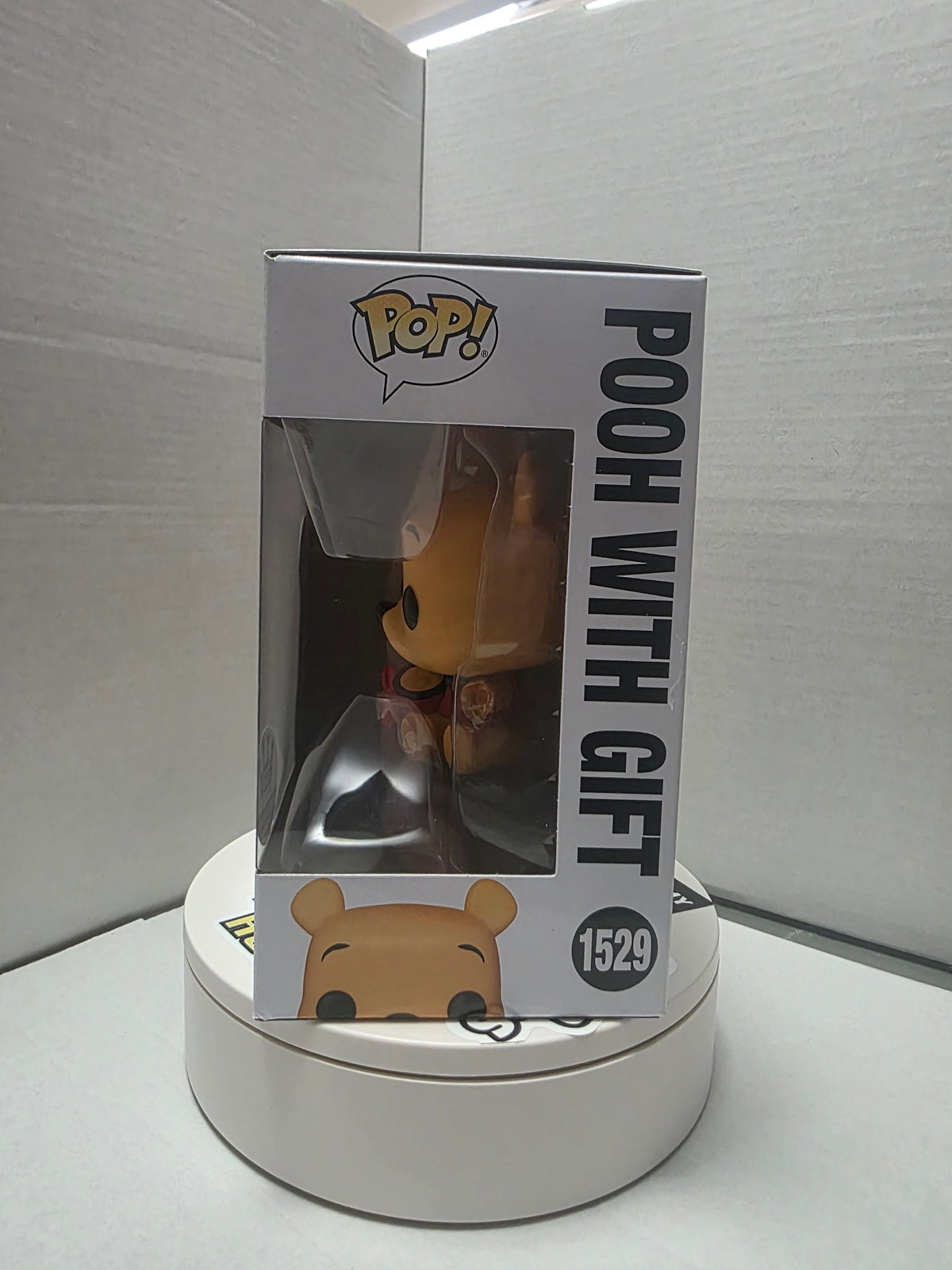 Funko Pop! Disney Winnie the Pooh - Pooh with Gift #1529 Funko.com Exclusive