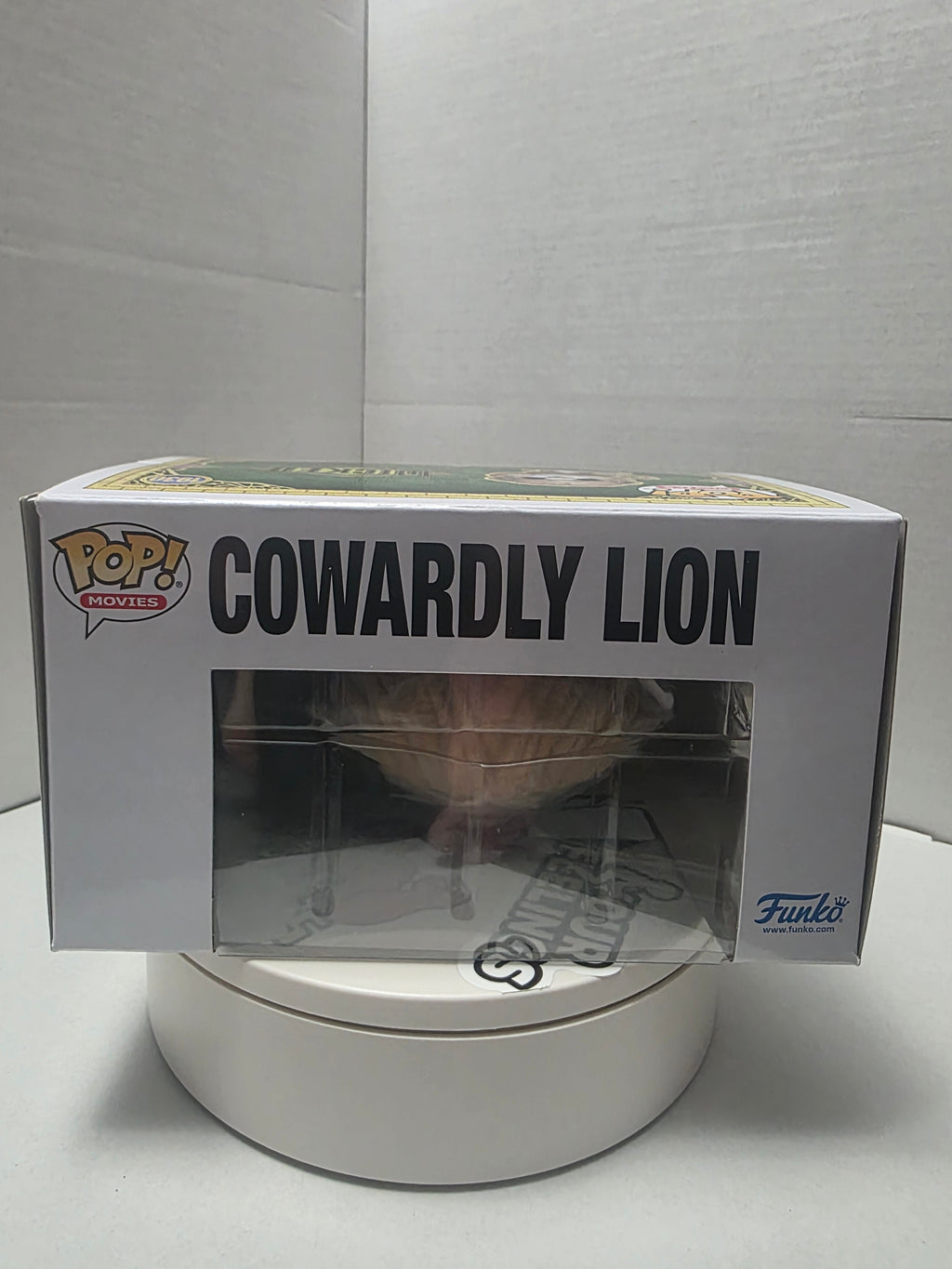 Funko Pop! Movies Wicked Cowardly Lion #1930 Flocked (Funko Original)