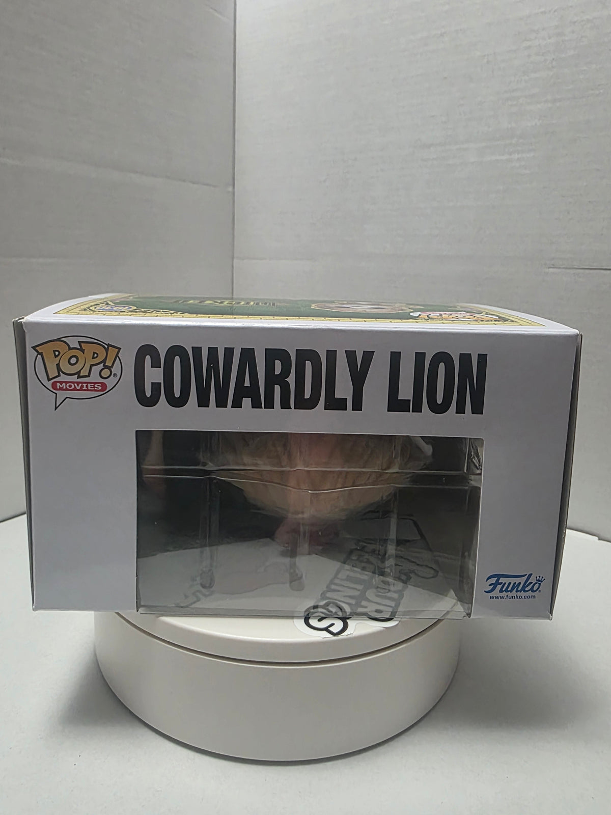 Funko Pop! Movies Wicked Cowardly Lion #1930 Flocked (Funko Original)