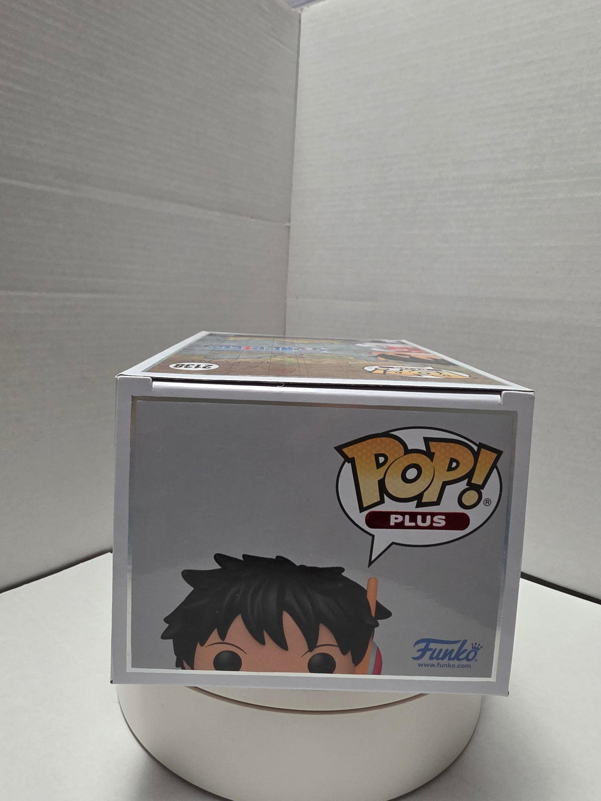 Funko Pop Plus One Piece Monkey D. Luffy #2138 Metallic - side right
