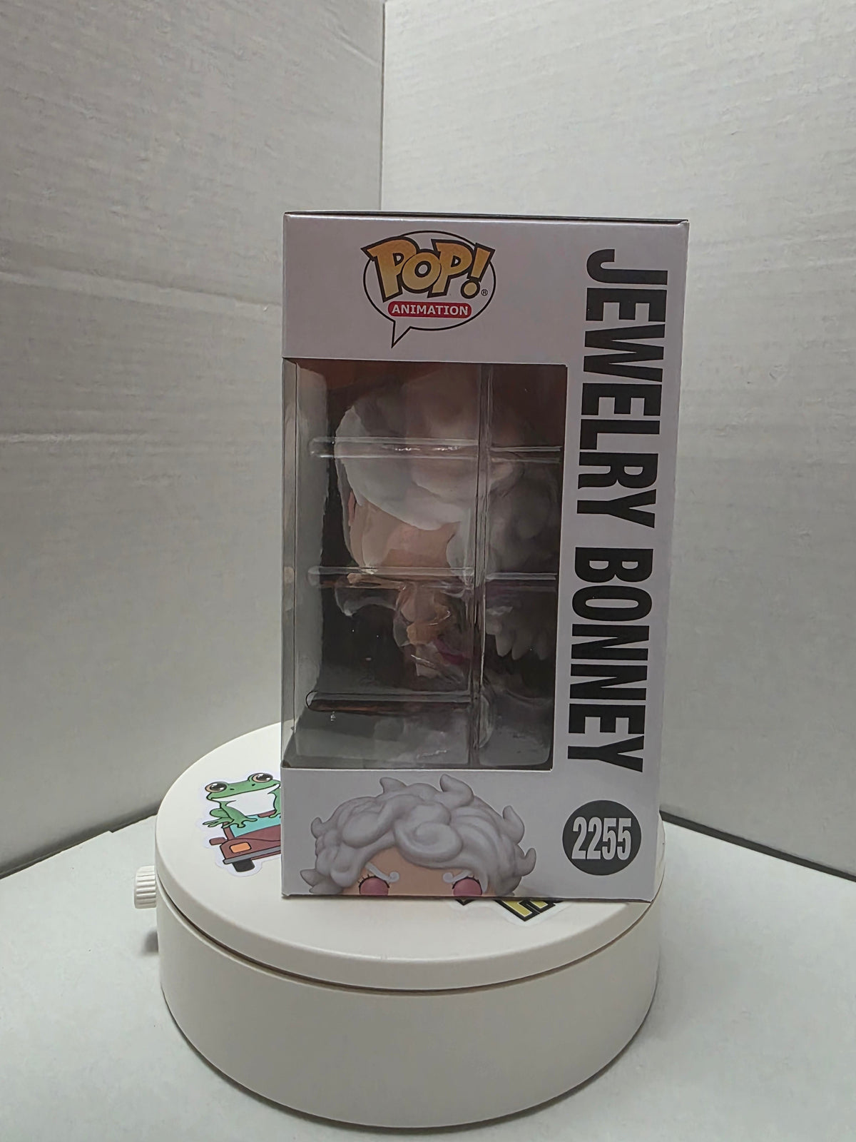 Funko Pop One Piece Jewelry Bonney 2255 side panel with name