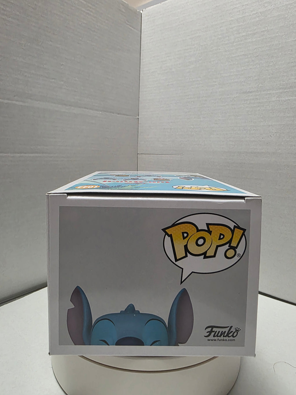 Funko Pop Disney Lilo and Stitch - Stitch with Ukulele #1044 side of box