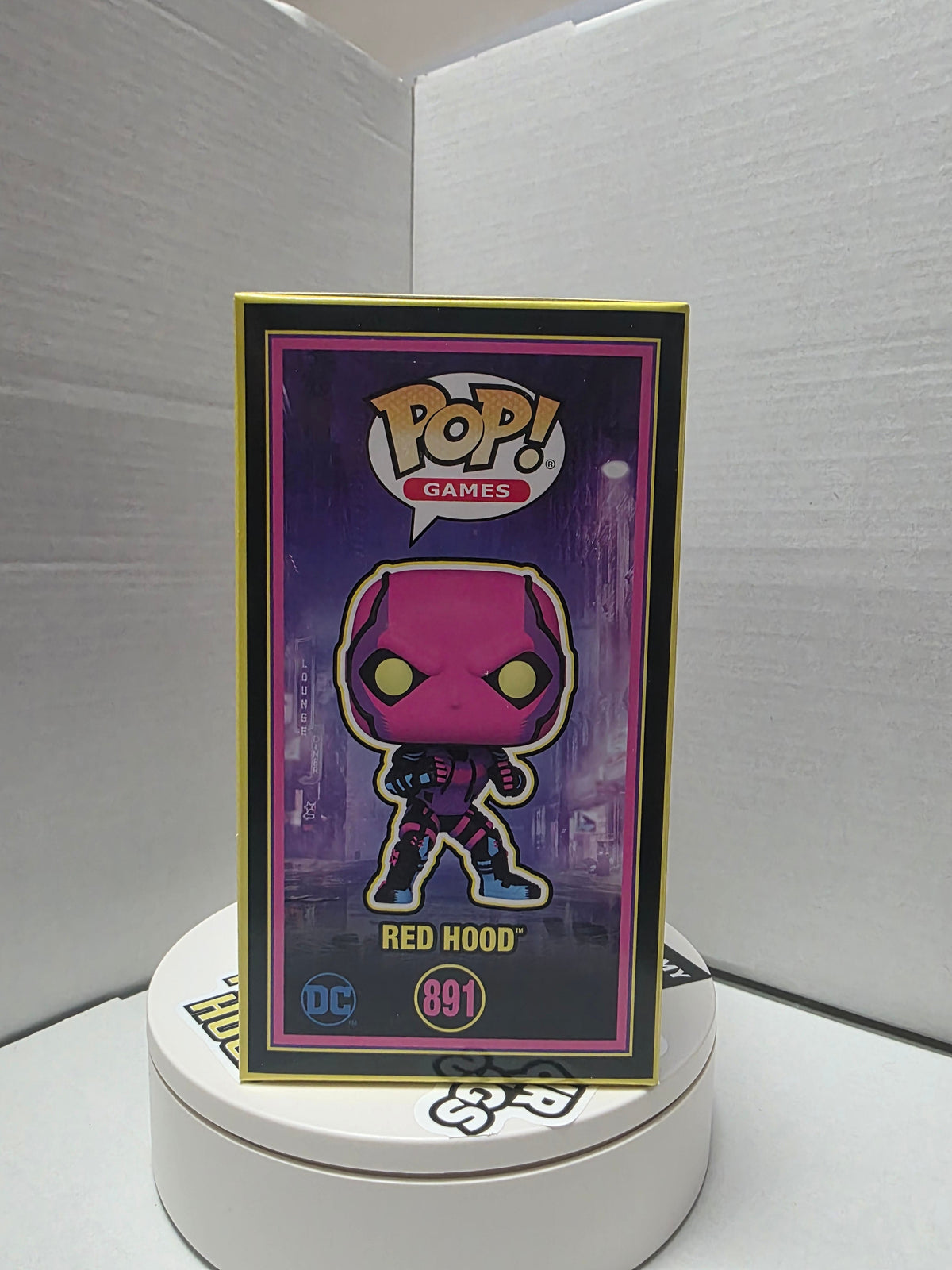 Funko Pop Gotham Knights Red Hood #891 box back showing full lineup Robin Batgirl Nightwing