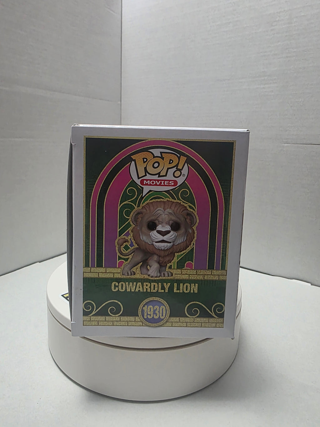 Funko Pop! Movies Wicked Cowardly Lion #1930 Flocked (Funko Original)