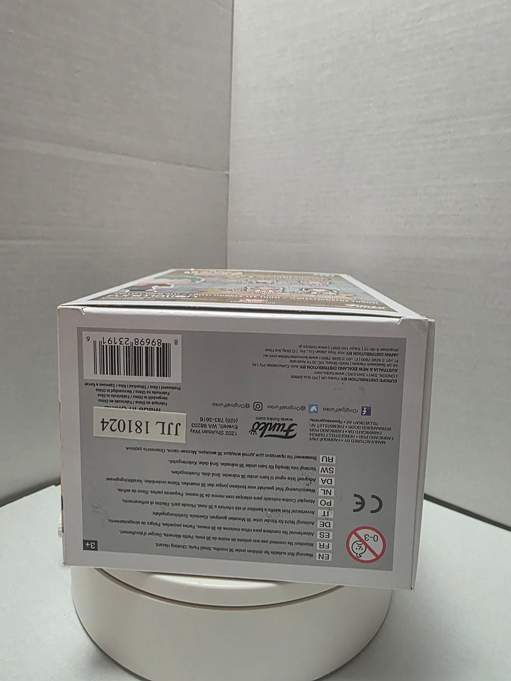 Funko Pop One Piece Roronoa Zoro 327 front of box