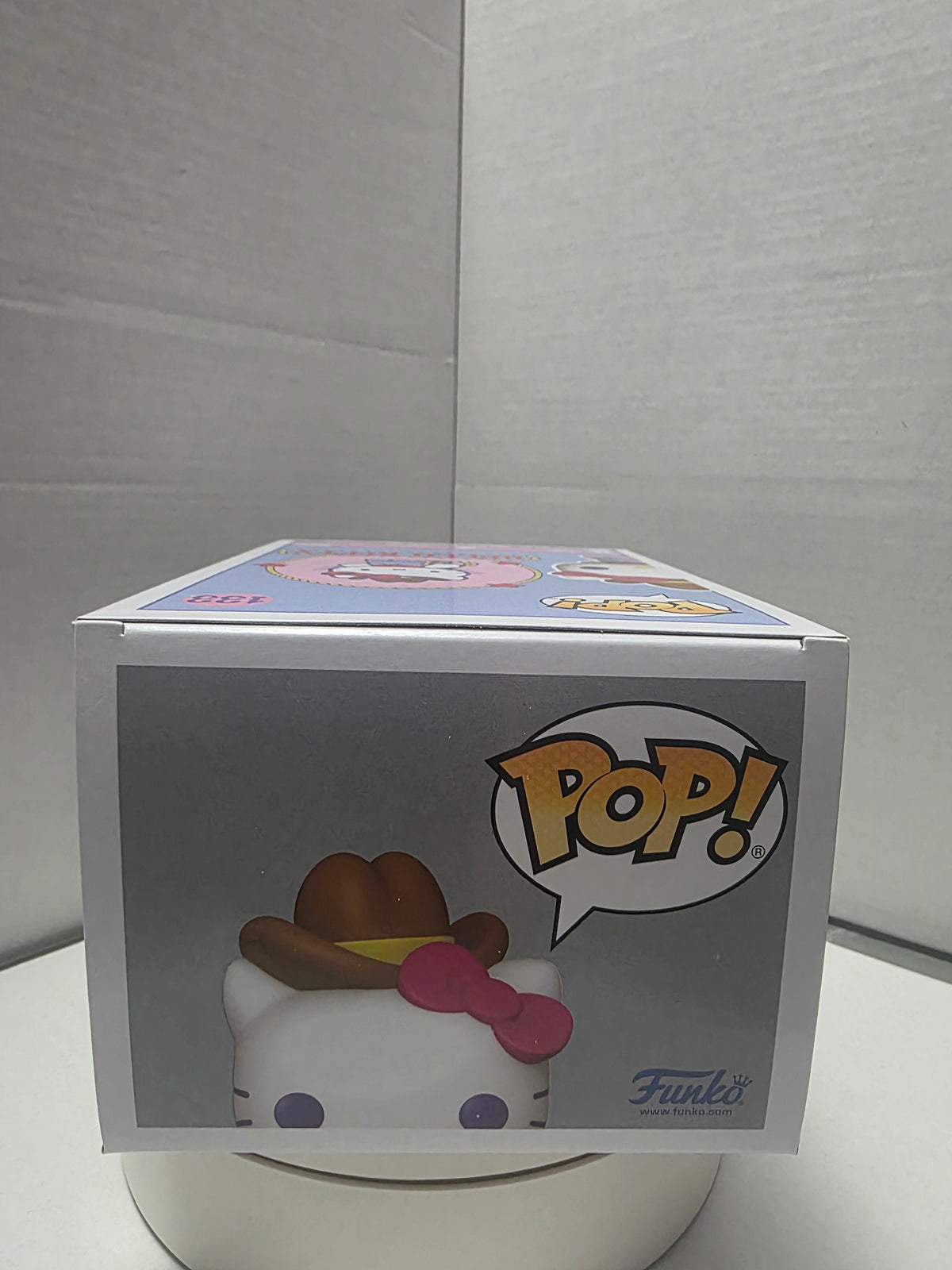 Funko Pop! Sanrio Hello Kitty Cowgirl #133 Funko Limited Edition Elite Original (7500 PCS)